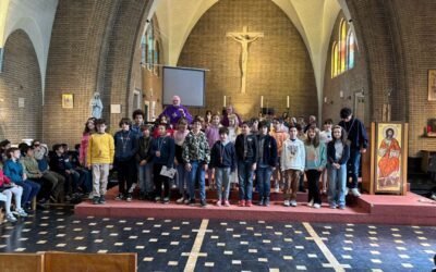 Consegna delle croci ai ragazzi Prima Comunione